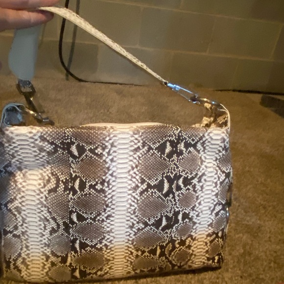 Handbag - Picture 3 of 3